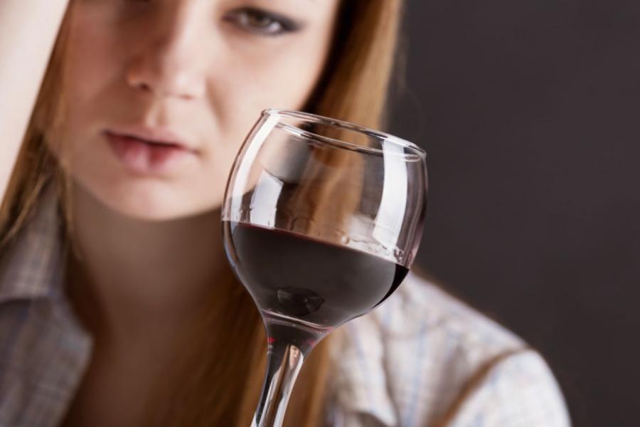 Ученые: Строгие диеты могут привести к алкоголизму